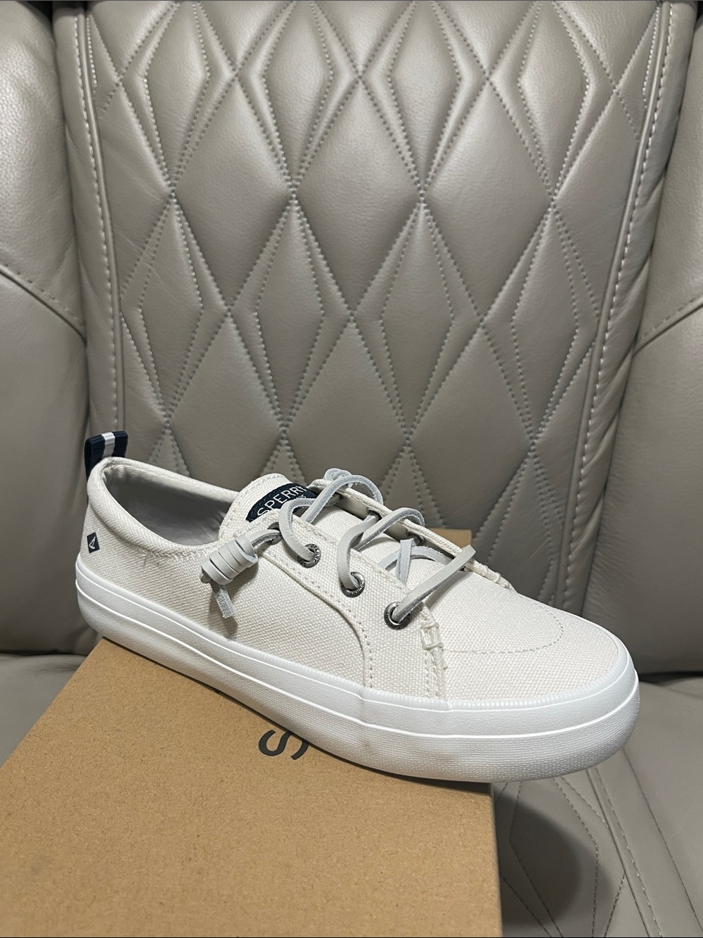 Sperry women’s Crest Vibe Linen White Sneakers with Navy Label - Picture 5 of 11